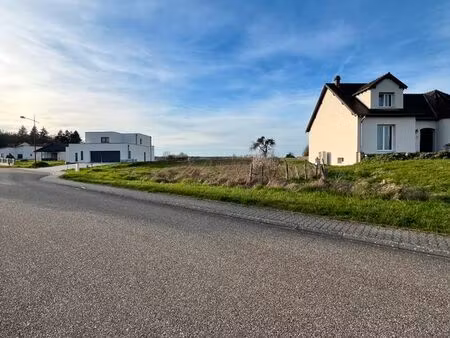 façade de 24 mètres – 1 561 m² – remering-lès-puttelange