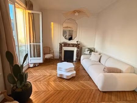 t4 meuble  84 m2  hyper centre  1450 charges comprises