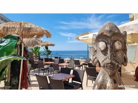 bar a tapas face a la mer avec logement 2 personnes