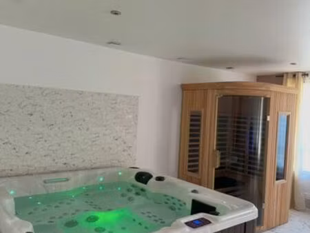 f3 bien rare et d'exception - appartement avec jacuzzi & sauna