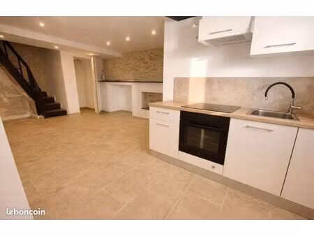 à louer – t3 en triplex entièrement rénové – nyoiseau