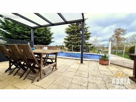propriété 8 pièces 136 m²