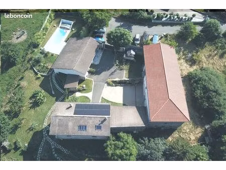 vente | corps de ferme | 4ch | 176.85 m² | l'étrat | terrasse · piscine