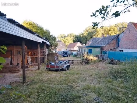 terrain constructible de 1230 m² avec petite habitation et hangar – maretz (59360)