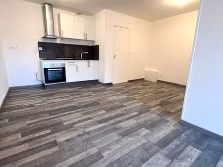 t2 centre ville somain libre