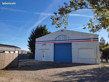 local d'activité 240 m2