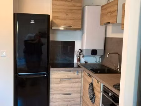 studio meublé parking  terrasse et jardin