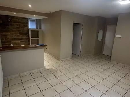 local commercial 40 m² – saint-germain-lespinasse