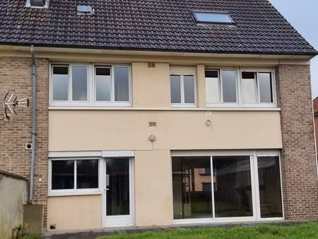 maison semi individuelle 5 chambres  garage et jardin