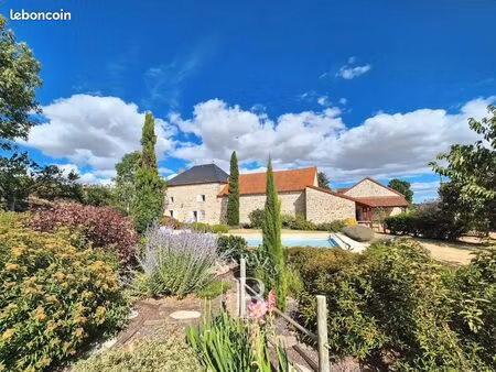 maison 8 pièces 240 m²