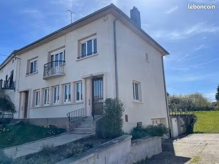 f3 rénové 1er étage delme