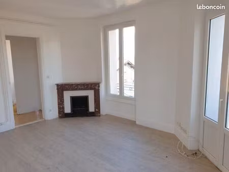 a louer appartement montrond les bains