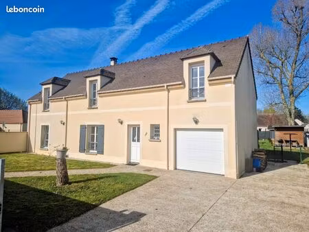 maison estrées-saint-denis