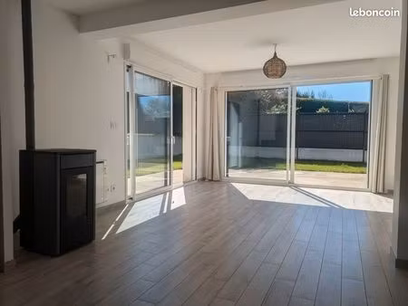 maison individuelle de plain-pied 85 m² – 3 ch – garage & jardin