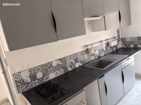 maison jumelée 2 chbrs terrain