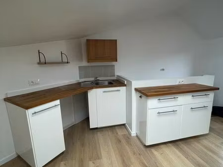 à louer à étaples  proche du port et du clos saint-victor  appartement t3 situé au 2ᵉ étag