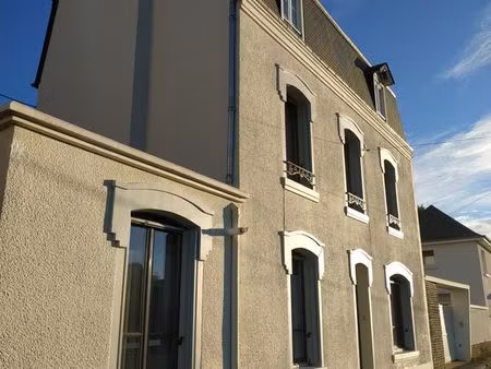 à saint-lo  maison ancienne de 128m²  proche du centre  des ecoles  des commerces   de l'h