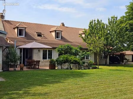 maison 7 pièces 221 m²