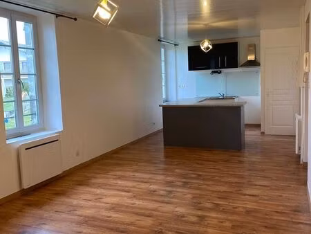 a louer grand f2 arzacq