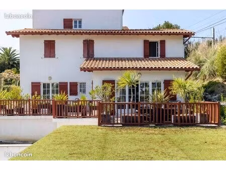 app 2p & terrasse de 96 m2