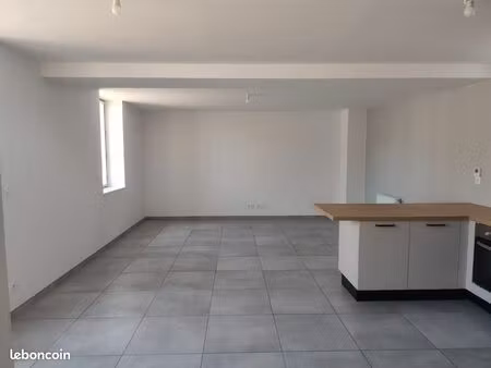 à louer – appartement t3 de 96 m² – vic-en-bigorre