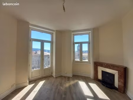 f3 plein centre avec vue