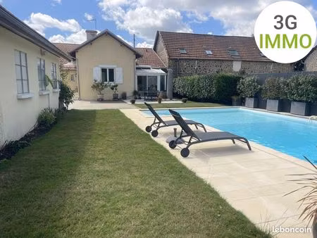 maison lumineuse avec piscine et vie de plain-pied | ousse
