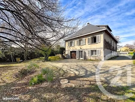 maison 10 pièces 242 m²