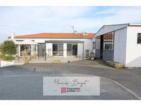 vente immeuble à chavagnes-en-paillers (85250) : à vendre / 218m² chavagnes-en-paillers