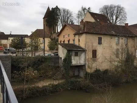 maison de ville entièrement à rénover