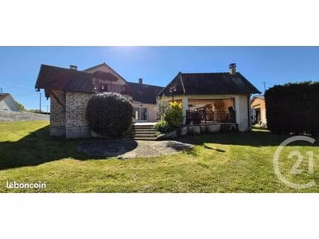 maison 8 pièces 180 m²