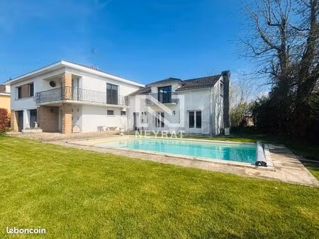 maison 6 pièces 202 m²