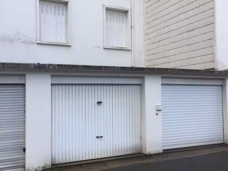 garage à louer jean dauger