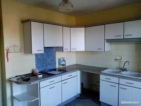 location à l'année t3/4  88 m2