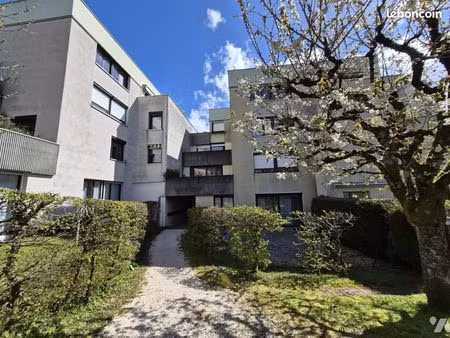 appartement 1 pièce 44 m²