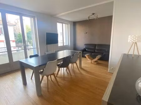 t4 centre ville / meublé proche commerce