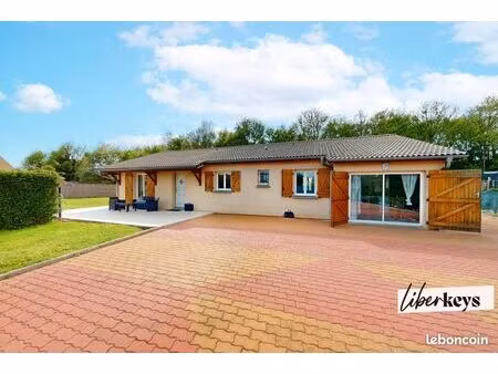 villa 5 pièces 123 m²