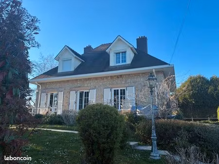 vends maison charolles 190m2  3000m2 jardin et piscine