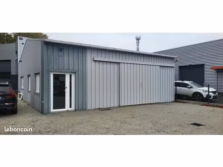 local 120 m² auray