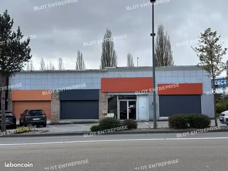 local commercial 306 m²