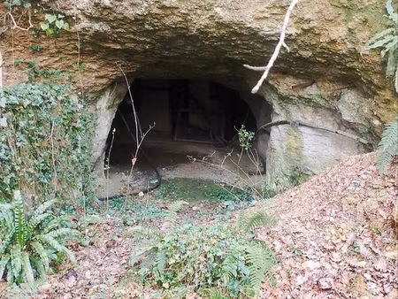 terrain  carrière a chaux souterrainne