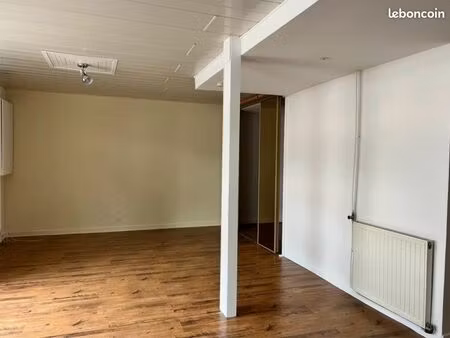 magnifique t2 meublé libre de suite plein pied rénové isolé