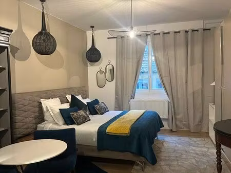 loue charmant studio entièrement meublé  centre ville obernai