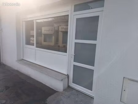 location surface commerciale 50m2