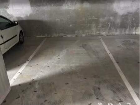 loue parking 174 robert schuman