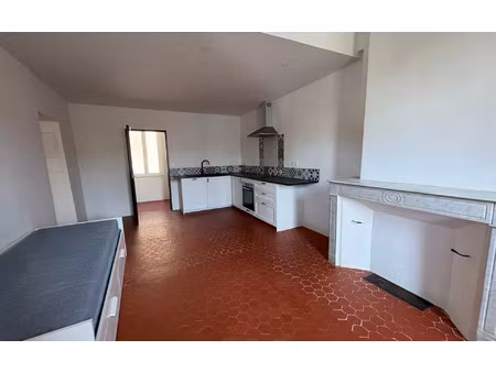 location appartement  m² t-3 à riez  680 €