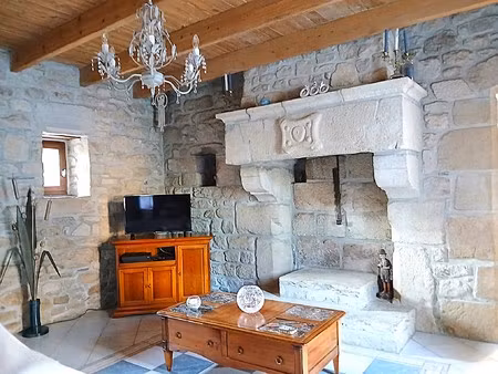 vente charmante maison en pierre- centre de lanvollon