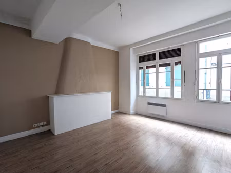 location divers 2 pièces 28 m² à saint-palais (64120)