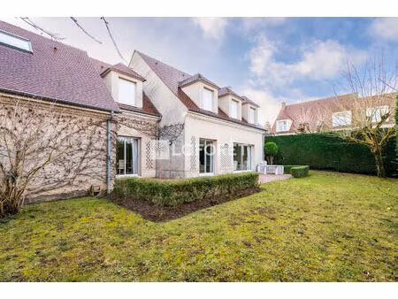 maison de caractère de 230 m² sur terrain de 952 m² ? la celle-saint-cloud