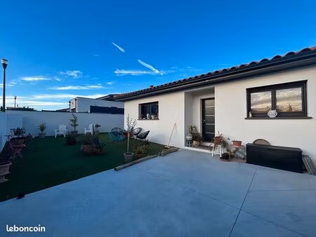 villa 4 pièces 95 m²